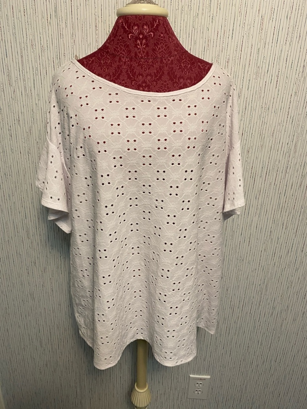 Ultra Teezee Eyelet Detail Blouse 1X White Eyelet & Flutter Sleeve Top Size 1X